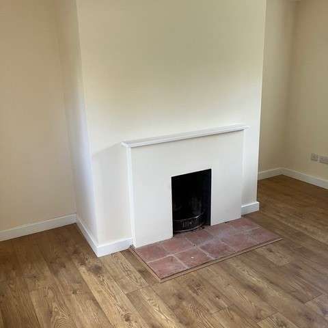 Detached, Grade II Listed, 2 Bedroom Cottage. - Photo 1