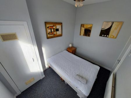 1 bedroom flat to rent - Photo 4