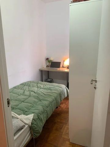 Carrer de Benet Mateu, Barcelona, Catalonia 08034 - Photo 2