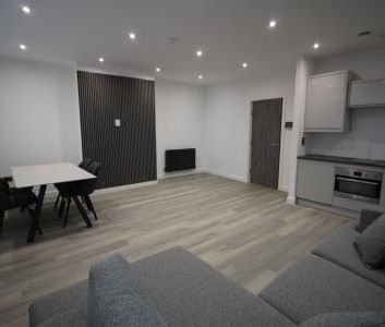 Silver Street, Bury, BL9 - Photo 4