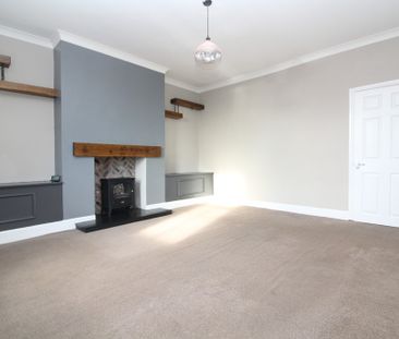 2 Bedroom Mid Terraced House - Photo 4
