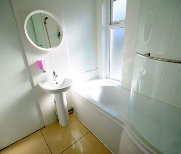 13 Ballygowan Road, BT57LH, Belfast - Photo 2