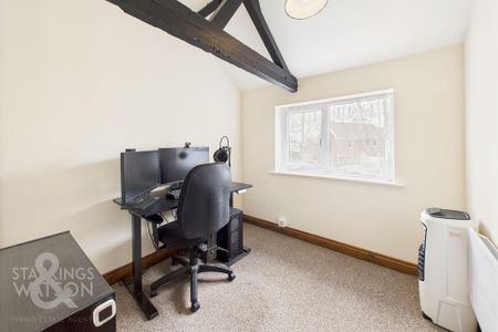 2 bedroom semi-detached house to rent - Photo 5