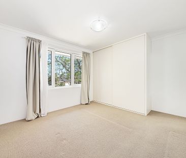 Bright and Well Maintained Apartment in Central Location - Photo 4