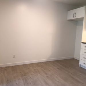 BEAU 3½ | INTERNET INCLUS |MONT-BELLEVUE - Photo 2