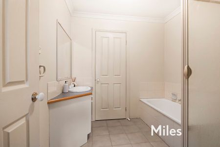 2/256 Waiora Road, Macleod - Photo 2