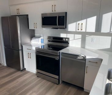 SF129 - 2 Bedroom 1.5 Bath Townhouse in Crystallina Nera, NE Edmont... - Photo 3