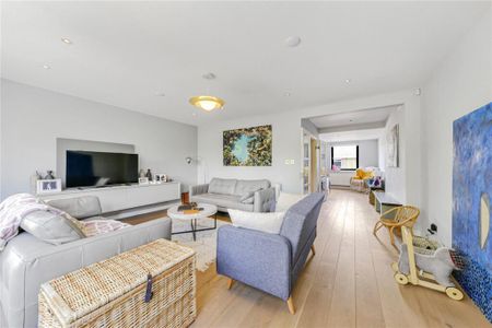 Meadowbank, Primrose Hill, London, NW3 - Photo 3