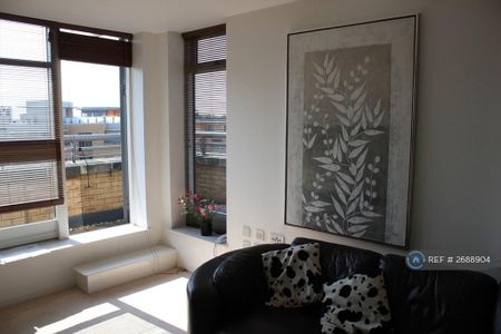 2 bedroom flat to rent - Photo 3