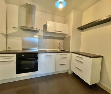 A Louer - Nantes Rd Pt De Paris - Grand Appartement De Type 2 De 59.33 M² - Photo 3