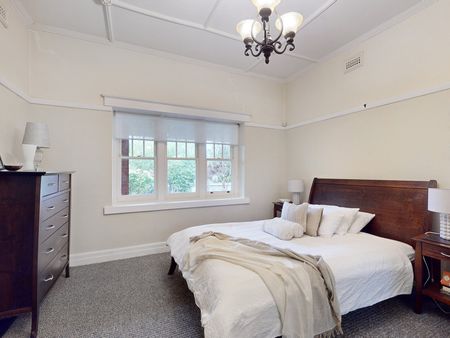 Spacious family home in sought after pocket of Camberwell - Photo 5