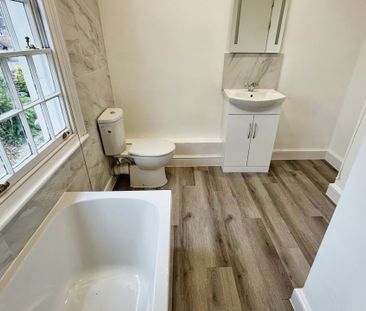 One-Bedroom House share - Photo 2