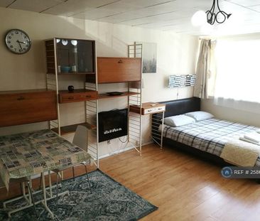 Studio to rent - Photo 6