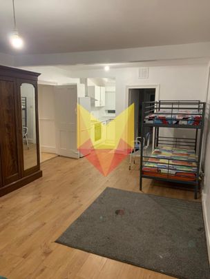 1 Bed Flat, Windsor Road, E7 - Photo 1
