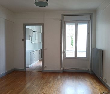 APPARTEMENT Secteur Clémenceau, rue Defrançois,REIMS - Photo 3