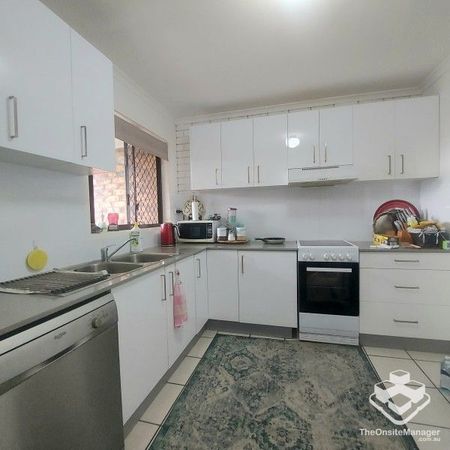 Lovely Low set 2 bed room townhouse in the heart of Sunnybank hills - Photo 4