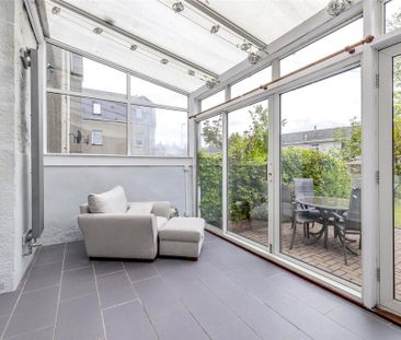 4 bedroom end of terrace house to rent - Photo 4