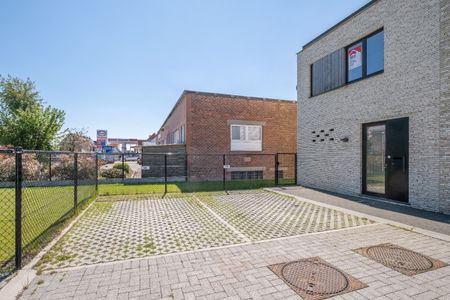 Halfopen woning gelegen in Veurne met drie slaapkamers. - Foto 2