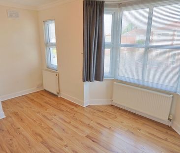 Torrington Avenue, Tile Hill, Coventry - Well Presented Family Home - Photo 6