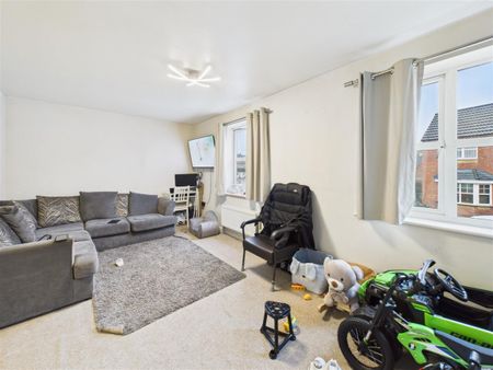 2 bedroom Apartment to rent - Photo 3