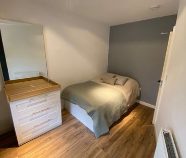 19 Whitegate Road, Huddersfield, HD4 - Photo 5