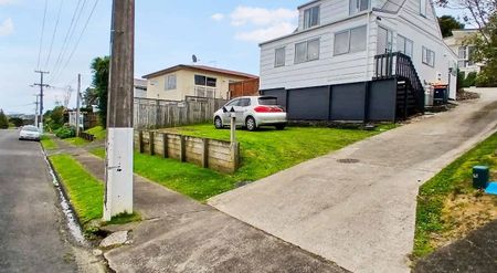 Elegantly Refurbished 3-Bedroom Home in Glenfield - Photo 2