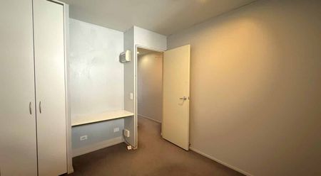 AUCKLAND CITY, 2 BEDROOMS - Photo 3