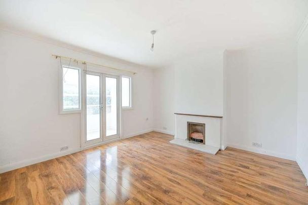 Sheringham Avenue, Whitton, TW2 - Photo 1