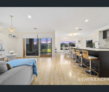 Exquisite Lakeside Living - Photo 5