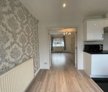 2 bedroom semi-detached house to rent - Photo 3
