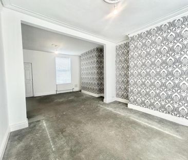 4 bedroom terraced house to rent - Photo 2