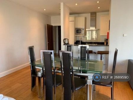 2 bedroom flat to rent - Photo 3