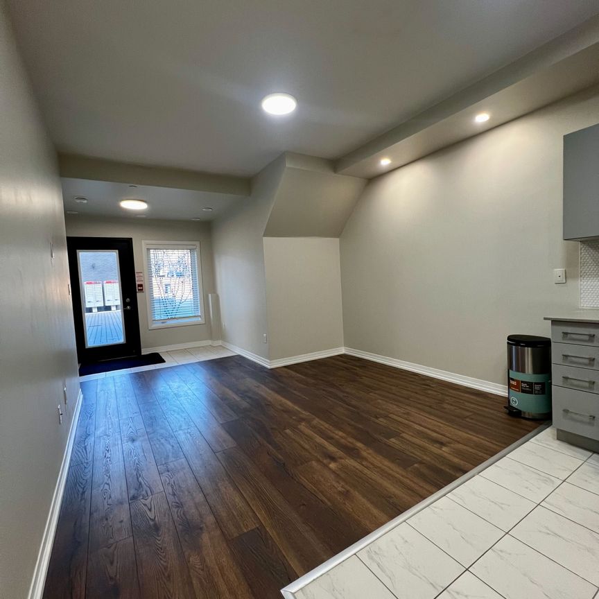 For Lease - 402 The East Mall N/A Unit# 116, Toronto, Ontario - Photo 1