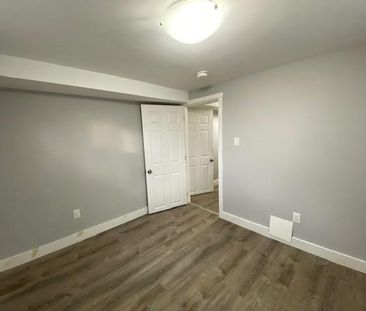 892 Victoria - Lower Unit - Renovated 2 Bedroom Basement Suite - Photo 3