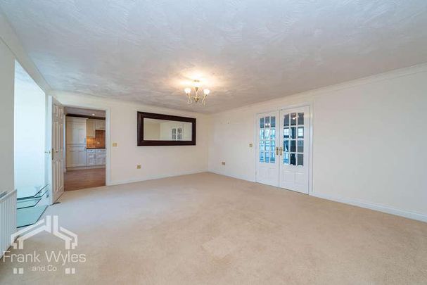 Madison Heights, Coopers Row, Lytham St. Annes, Lancashire, FY8 - Photo 1