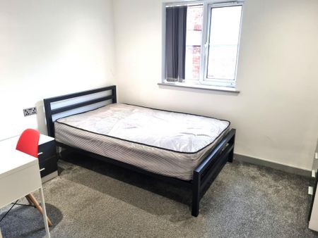 3 bedroom apartment to rent - Photo 2