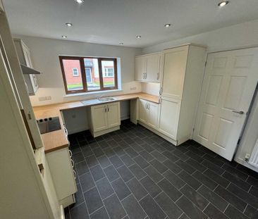 3 bedroom detached house to rent - Photo 4