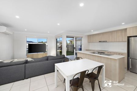 STUNNING FAMILY HOME IN REDLAND BAY! - Photo 3