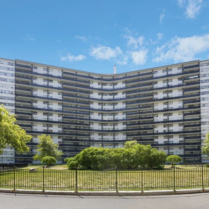 Champlain Towers - Photo 1