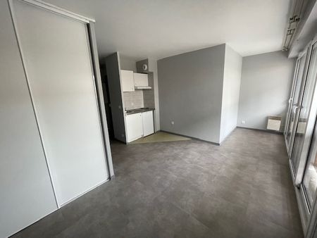 Location Appartement 1 pièce 22m² DEVILLE LES ROUEN 76250 - Photo 4