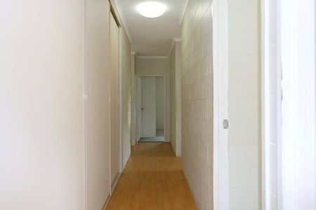 Spacious 3-Bedroom Home Close to Mt Sheridan Plaza - Photo 2