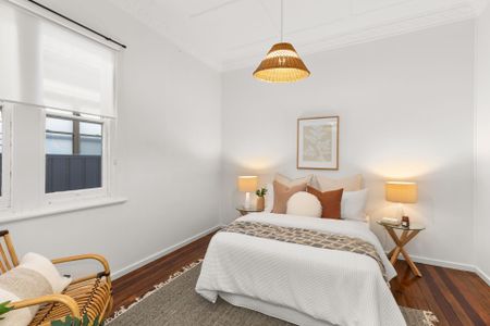 Private one bedroom flat attached to character home. Great location - Photo 5