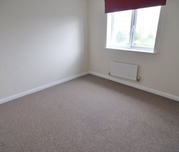 2 bed Apartment - To Let - Photo 2
