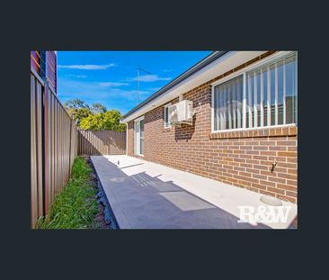 NEAR NEW GRANNY FLAT - Photo 4