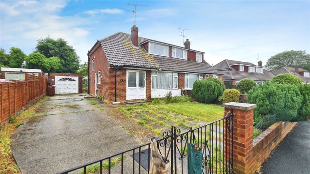 Leyland Gardens, Shinfield, Reading, RG2 - Photo 1