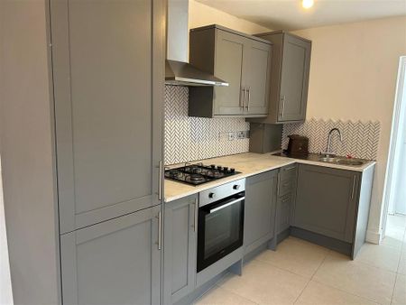 1 bedroom flat to rent - Photo 4
