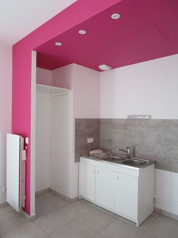 Appartement À Louer 2 Pièces , 35 M² - Photo 2