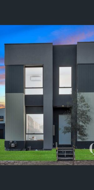 4 Hawksbury Green, Caroline Springs, Vic 3023 - Photo 1