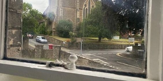 1 bedroom in a house share to rent - Photo 3