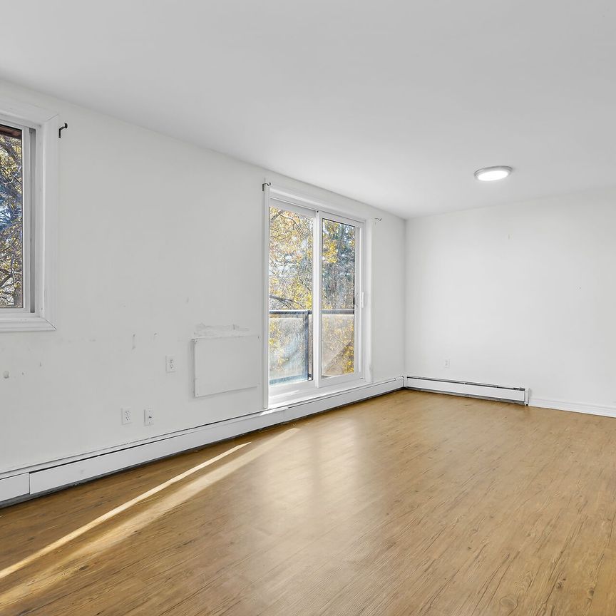 For Lease - 294 Saulsbury Street Unit# 301, Strathroy-Caradoc, Ontario - Photo 1